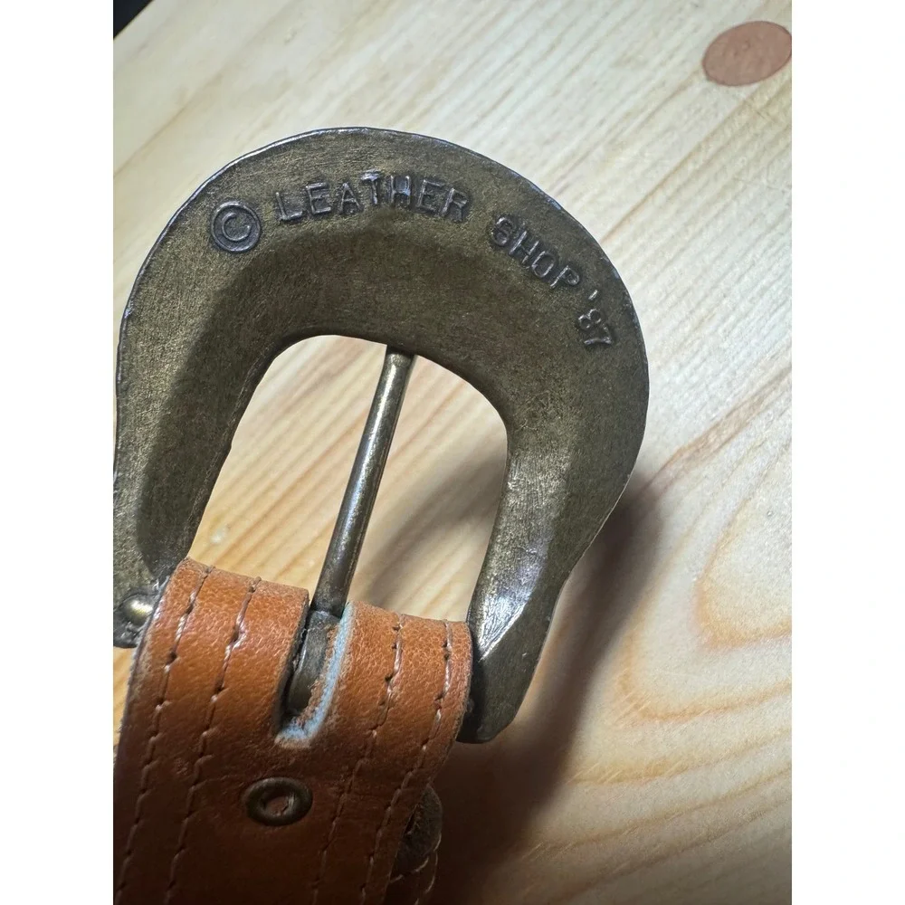 Leather Shop 1987 Vtg Leather Belt Antiqued Brass horseshoe Buckle Sm women's
